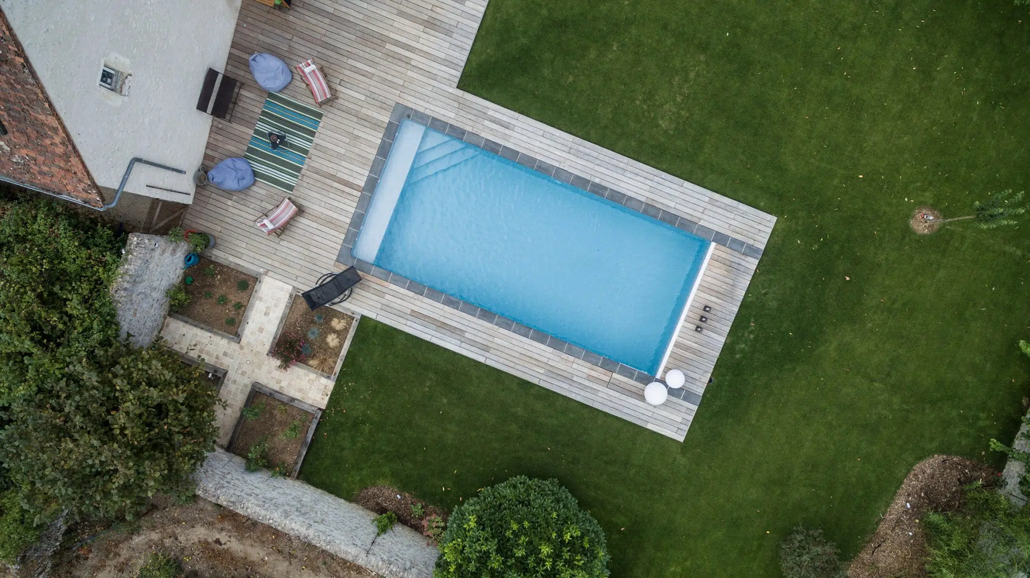 piscines_magiline_escalier_balneo_ObjectifPiscines-47-e1614068215782